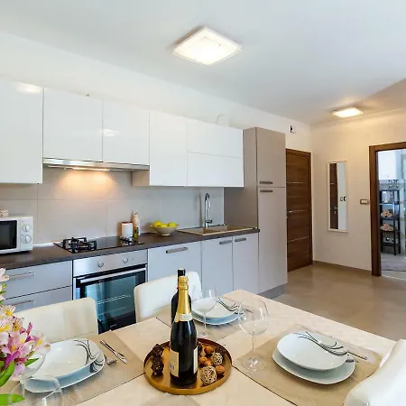 Apartments Gioia Poreč Extérieur photo